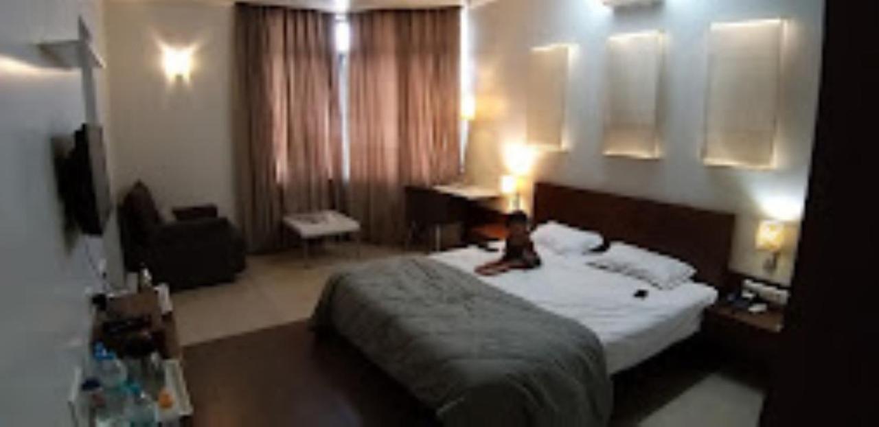 Hotel Maratha Residency,Ratnāgiri Екстериор снимка